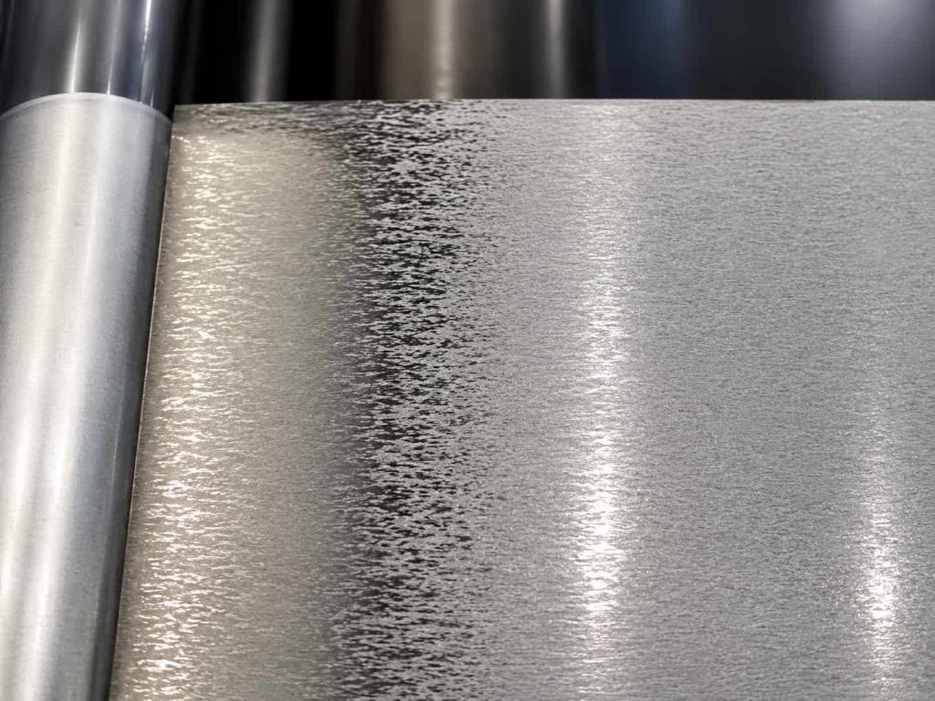 Fabrication of ultrathin metallic lithium